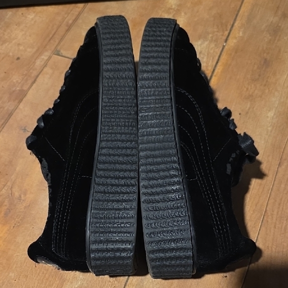 Puma Women's Black Velvet Sneakers - Picture 5 of 6